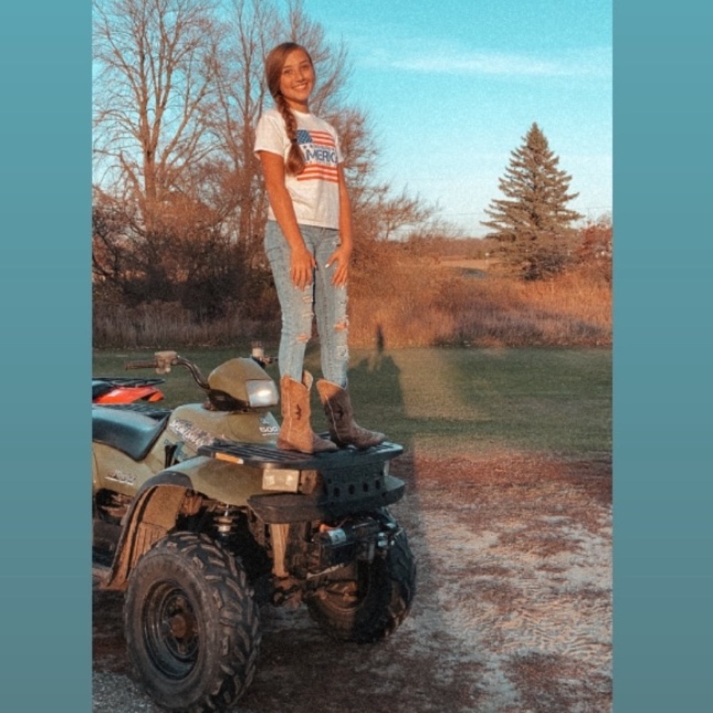 Meet your Posher, Ava